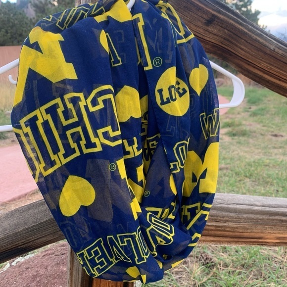 Michigan wolverines Infinity Scarf, thin fabric,‎ bright yellow and blue, OU - Picture 3 of 6
